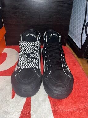 Men’s Revenge x Storm Vol. 2 High Top Skateboard Sneakers Size 9 Lightning Bolt